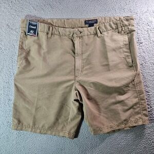 NWT Roundtree & Yorke Casuals Shorts Men 42 x 9" Straight Flat Front Khaki Brown